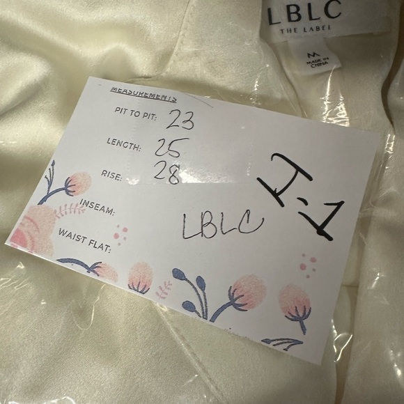 LBLC THE LABEL ANNIE M Cream V-neck satin quiet luxury classic corpcore blouse - Picture 12 of 12